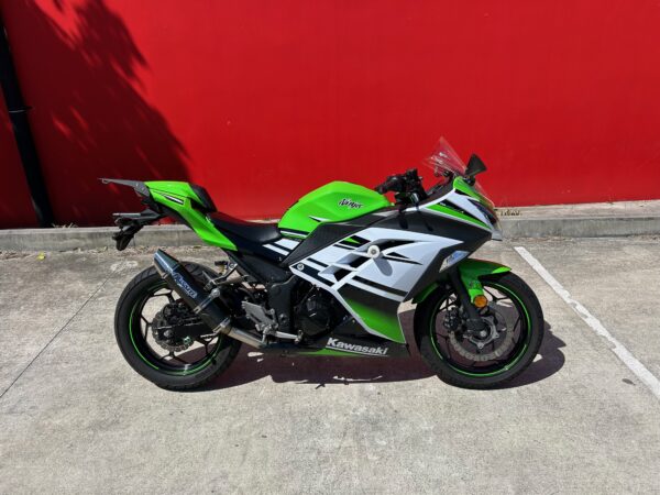 KAWASAKI NINJA 300