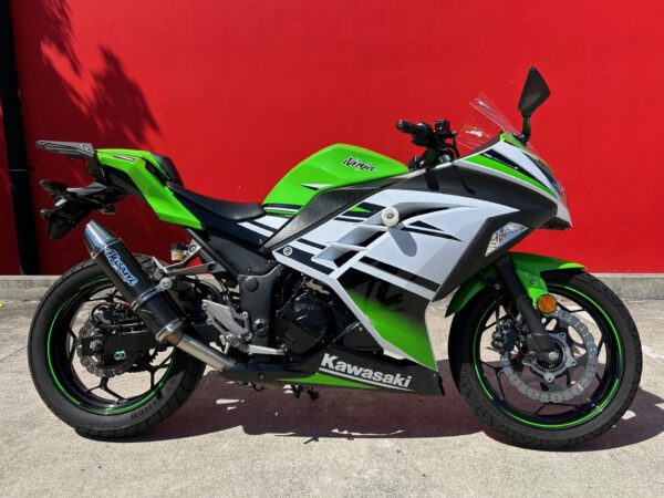 KAWASAKI NINJA 300 - Image 2