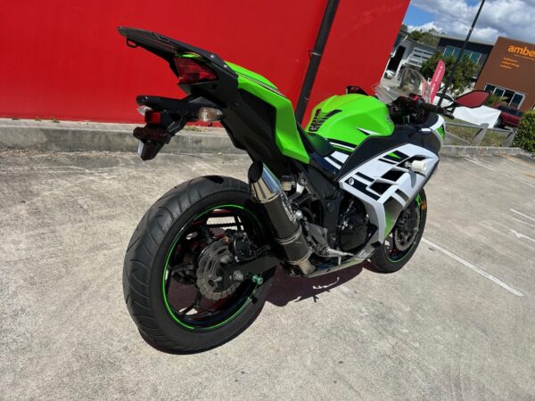 KAWASAKI NINJA 300 - Image 4