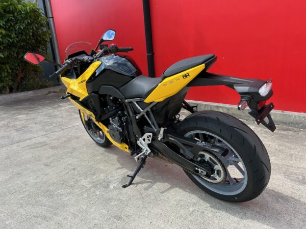 SUZUKI GSX-8R - Image 9