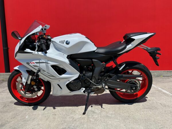 YAMAHA YZF-R7LA - Image 5